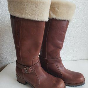 UGG Australia  Real Leather Fur Back Zipper